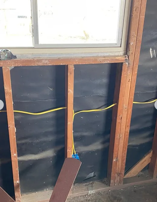 Dedicated receptacle run below the window